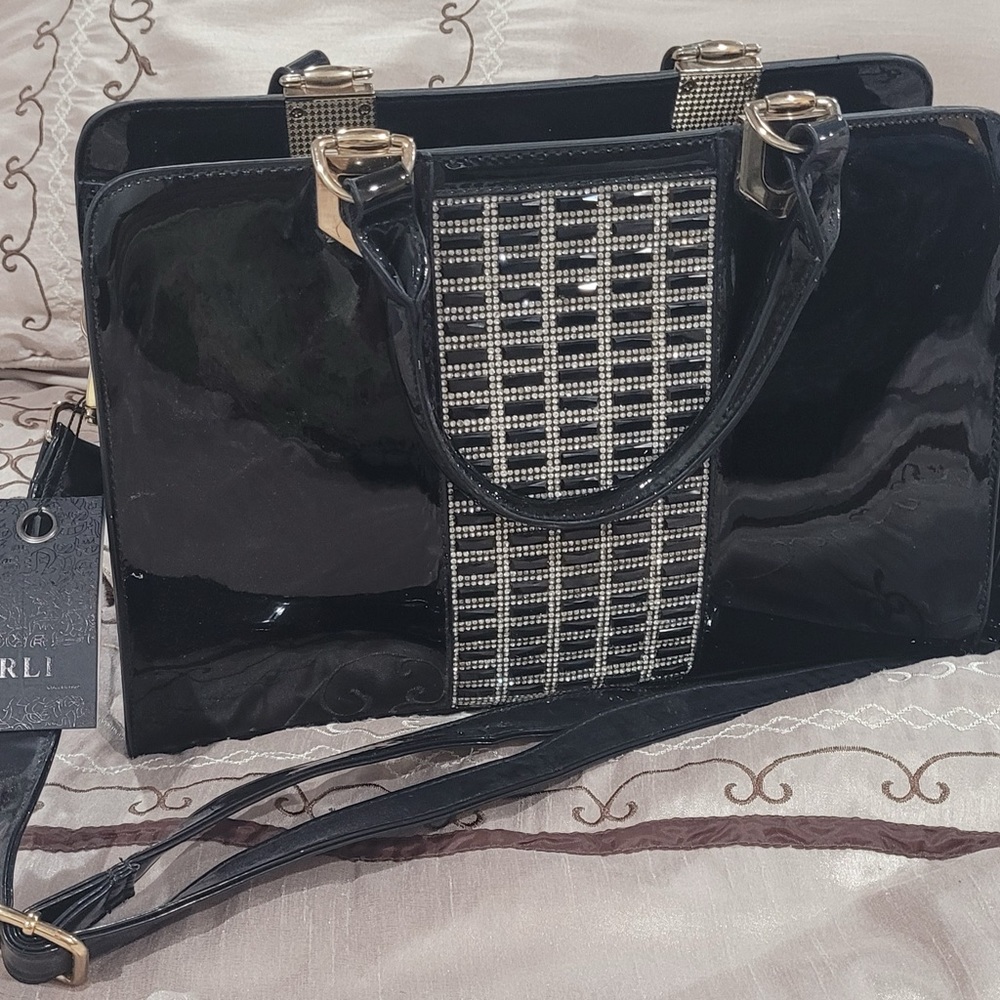 ORLI COLLECTION NWT.  BLACK PATENT LEATHER LARGE SHOULDER BAG.